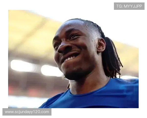 埃泽社媒晒进球照:在特别的日子里为球队打入制胜球收获重要胜利