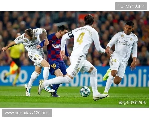 巴萨全队抵达伯纳乌遭皇马球迷围堵高喊辱骂国家德比火药味十足