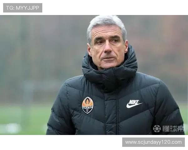 门兴后卫卡斯特罗谈红牌判罚称裁判决定正确庆幸未造成严重伤害